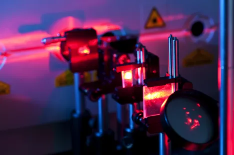 Optical setup with red laser beam Optical setup with red laser beam